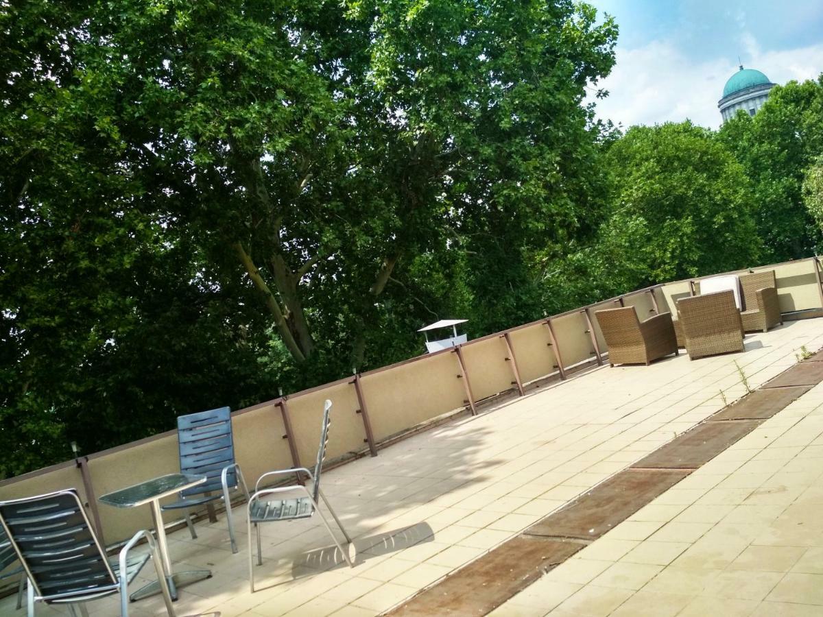 Aradi Apartman Apartment Естергом Екстериор снимка